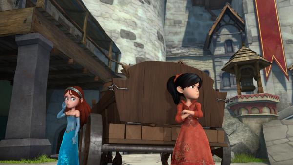 Bild 1 von 6: Marian (l.) und Scarlett (r.) helfen Robin Hood und seinen Gefährten und stehen Wache.