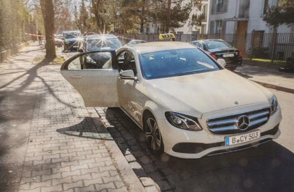 Bild 1 von 3: Im April 2023 wurde in Berlin-Grunewald ein Taxifahrer ermordet.