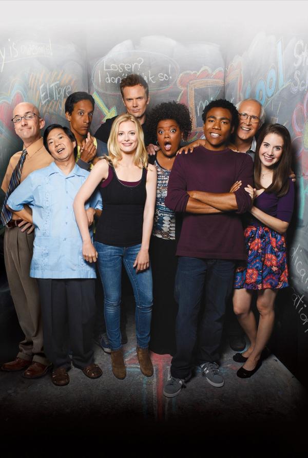 Bild 1 von 11: (3. Staffel) - Community - Eine ganz spezielle Lerngruppe: (v.l.n.r.) Dean Pelton (Jim Rash), Senor Chang (Ken Jeong), Abed Nadir (Danny Pudi), Britta Perry (Gillian Jacobs), Jeff Winger (Joel McHale), Shirley Bennett (Yvette Nicole Brown), Troy Barnes (Donald Glover), Pierce Hawthorne (Chevy Chase) und Annie Edison (Alison Brie) ...