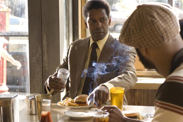 Bild 1 von 17: Als sein Boss, ein mächtiger Drogenhändler plötzlich stirbt, macht sich Lucas (Denzel Washington) das zunutze - er will sein eigener Boss sein, sich sein eigenes Reich aufbauen und seine eigene amerikanische Erfolgsgeschichte schreiben ...