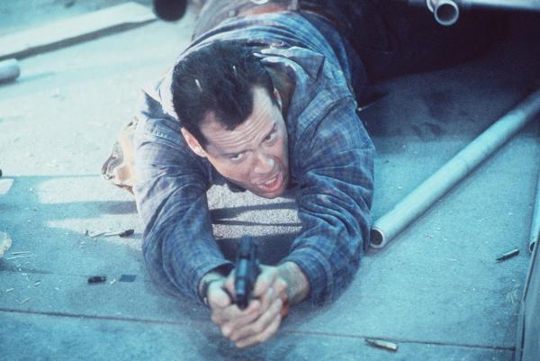 Bild 1 von 4: Bruce Willis als McClane: Auf der Tragfläche kommt es zum großen Showdown...