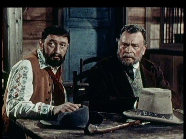 Bild 1 von 3: Die kanadische Farmersfamilie Gare leidet unter ihrem despotischen Oberhaupt Caleb, welcher ein dunkles Geheimnis seiner Frau kennt das ihm hilft, seine Macht aufrecht zu erhalten. Doch alles ändert sich, als sich ein Landvermesser in die älteste Tochter verliebt.