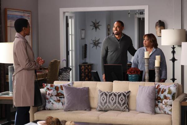 Bild 1 von 35: (v.l.n.r.) Ifeya Miller (Barbara Eve Harris); Dr. Ben Warren (Jason George); Dr. Miranda Bailey (Chandra Wilson)