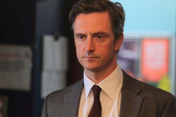 Bild 1 von 8: DS Andy Roper (Nicholas Gleaves)