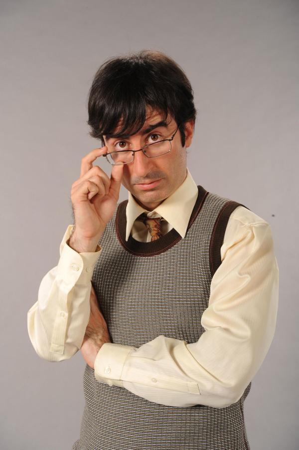 Bild 1 von 28: (1. Staffel) - Ringt verzweifelt darum, dass seine Schule mehr wie eine richtige Universität ist: Schulleiter Dean Pelton (Jim Rasch) ...