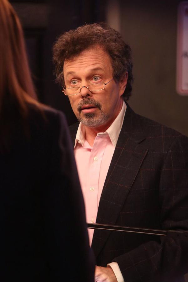 Bild 1 von 7: Oscar Schultz (Curtis Armstrong)