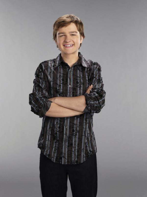 Bild 1 von 28: (9. Staffel) - Der etwas begriffsstutzige Jake Harper (August T. Jones) liebt das Essen und Fernsehen ...