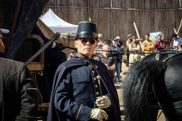 Bild 1 von 5: Colonel Joll (Johnny Depp)