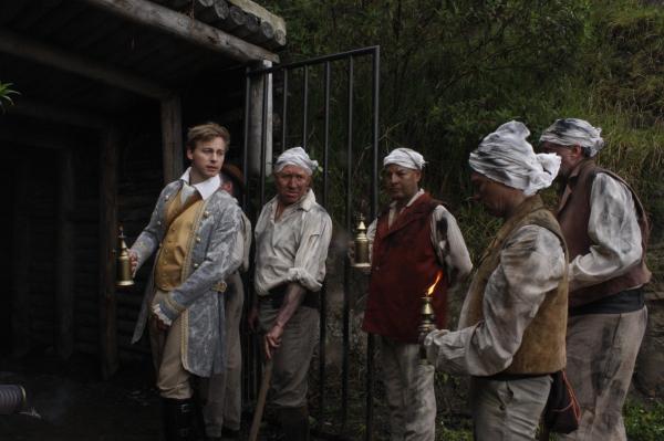 Bild 1 von 13: Schon während seines Studiums in Freiberg war Alexander von Humboldt auch an Erfindungen interessiert, die die Lebens- und Arbeitsumstände von Menschen verbesserten. Als Bergwerksassessor experimentierte beispielsweise mit einem neuen Atemgerät und entwickelt eine Sicherheitslampe, die wenig Sauerstoff verbrauchte.