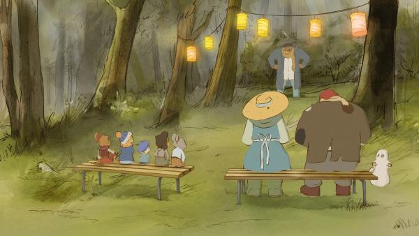 Bild 1 von 2: Ernest (2.v.re.) denkt sich die Fortsetzung der Geschichte aus. Das Publikum ist gespannt.