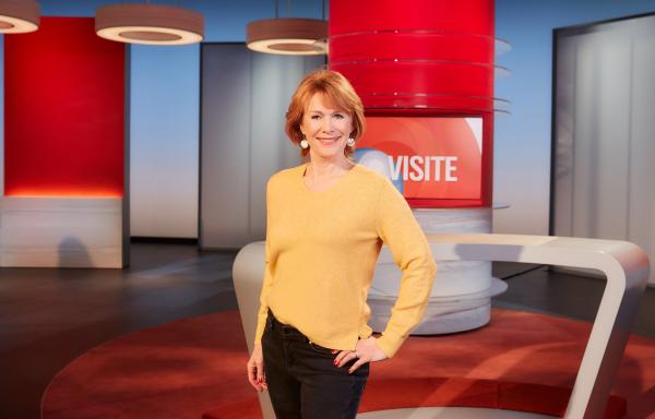 Bild 1 von 3: Vera Cordes: Moderatorin des NDR Gesundheitsmagazins \
