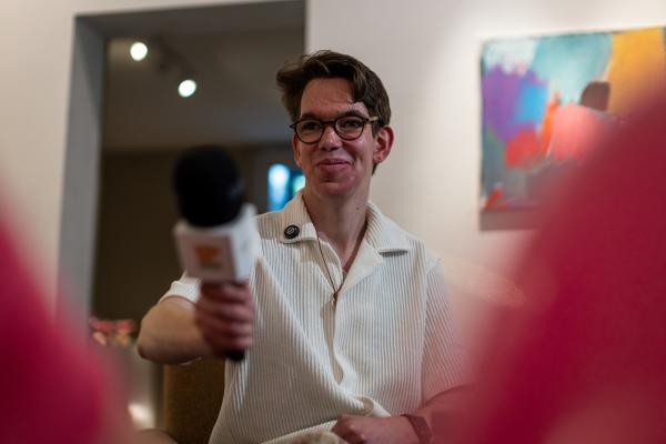 Bild 1 von 7: Justus möchte Journalist werden und führt sein allererstes Interview.