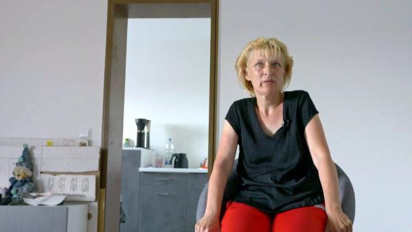 Bild 1 von 3: Bei Christine sieht es finanziell nach ihrem Umzug gar nicht gut aus.