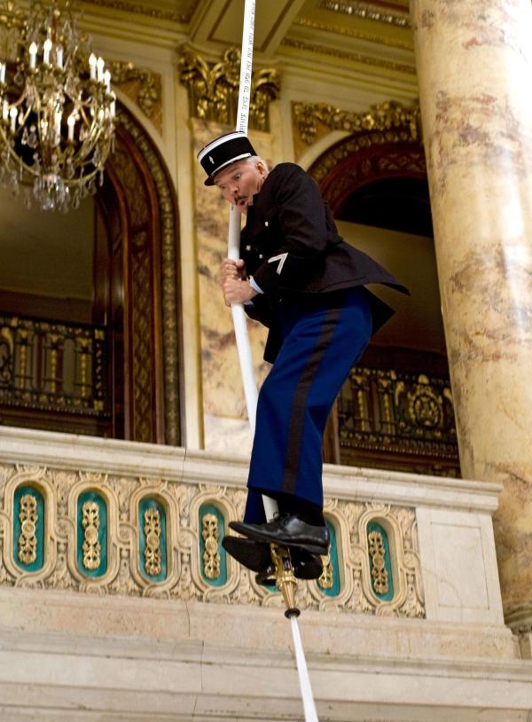 Bild 1 von 21: Der trottelige Inspektor Jacques Clouseau (Steve Martin) macht sich ein weiteres Mal auf die Suche nach dem gestohlenem \