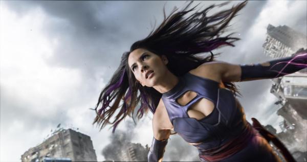 Bild 1 von 19: Lässt sich Psylocke (Olivia Munn) tatsächlich von dem zerstörerischen und scheinbar unbesiegbaren Mutanten Apocalypse für dessen Kampf gegen die Menschheit rekrutieren?