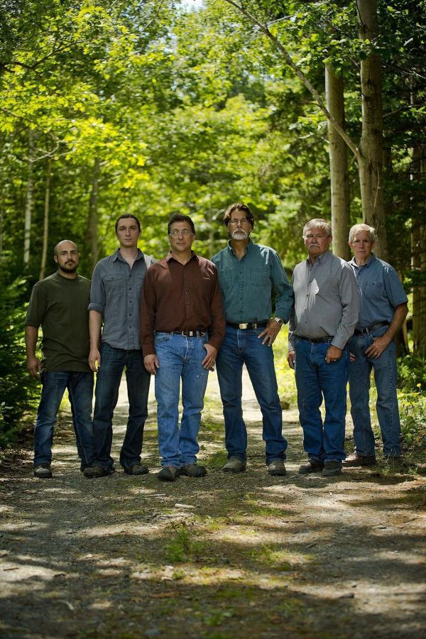 Bild 1 von 4: Gibt es den wertvollen Schatz auf der sagenumwobenden Insel wirklich? Sechs Schatzsucher machen sich unter der Leitung von Rick und Marty Lagina auf \