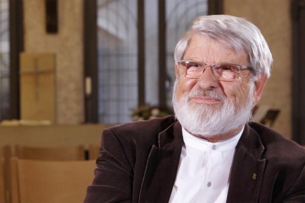 Bild 1 von 7: Harald Brettschneider war Jugendpfarrer in Sachsen und entwickelte das auch außerhalb der DDR bekannte Symbol der Friedensbewegung \