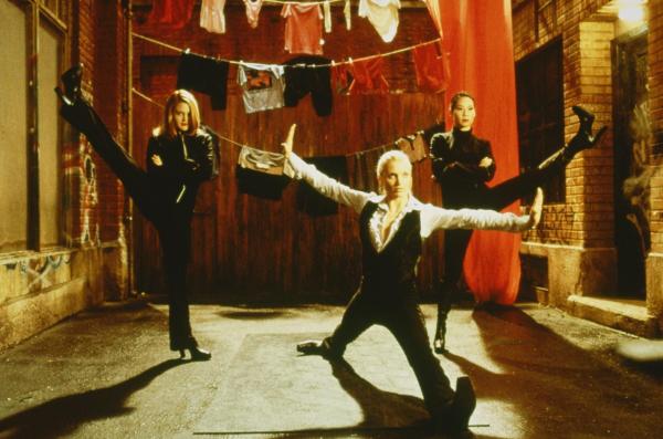 Bild 1 von 8: Drei Engel mit Kick: Dylan (Drew Barrymore, l.), Natalie (Cameron Diaz, M.) und Alex (Lucy Liu, r.) ...