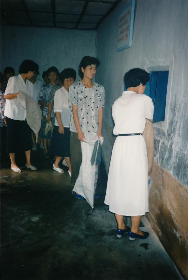 Bild 1 von 3: Die Bevölkerung Nordkoreas leidet unter chronischer Mangelernährung. Wer sich über die Zustände beschwert, riskiert, in einem Arbeitslager zu enden.