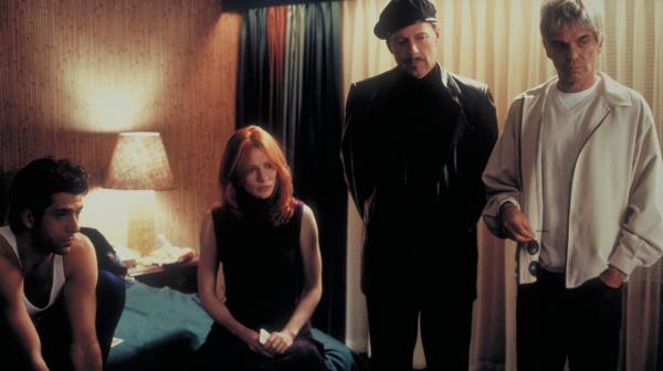 Bild 1 von 1: Das Gangstertrio Kate (Cate Blanchett, 2. v. li.), Joe (Bruce Willis, 2. v. re.) und Terry (Billy Bob Thornton, re.) werden von ihrem Fahrer, dem Stuntmann Harvey (Troy Garity, li.) unterstützt.