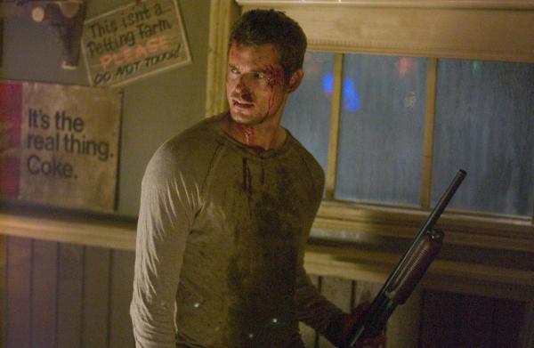 Bild 1 von 8: Hero (Eric Dane)