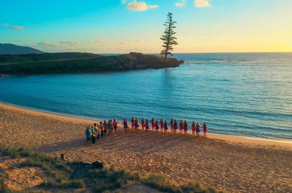 Bild 1 von 6: Die Baunty Byuutis trainieren in der Emily Bay. Erst vor ein paar Jahren wurde dieser polynesische Tanz wiederentdeckt.