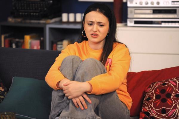 Bild 1 von 7: Maja (Godiva Adela) versucht, sich selbst davon zu überzeugen, dass sie die Erpressung durch Lena durch eine harte Ansage abwenden konnte â?¦