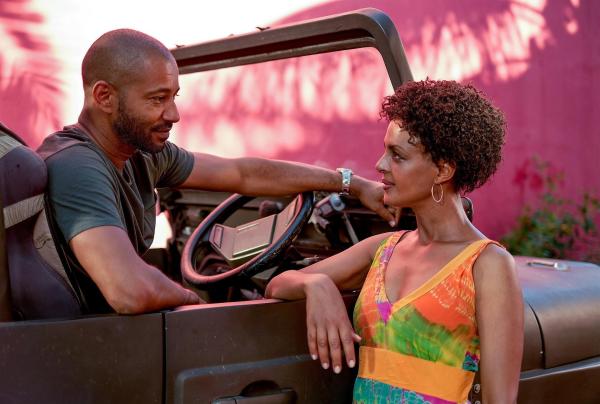 Bild 1 von 23: Im Bild: Tyron Ricketts (Mike), Dennenesch Zoudé (Emi).