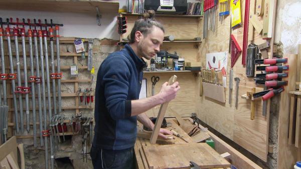 Bild 1 von 13: Im Bild: Tischler Bernhard Dellinger.