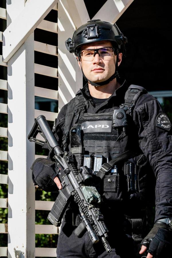 Bild 1 von 16: Im Bild: Alex Russell (Jim Street).