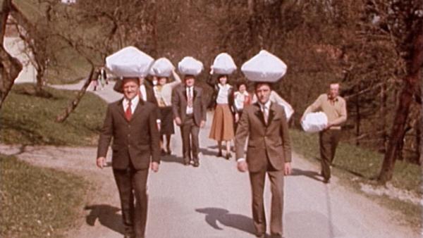 Bild 1 von 5: Im Bild: Weihfleischträger St. Josef - historisch.