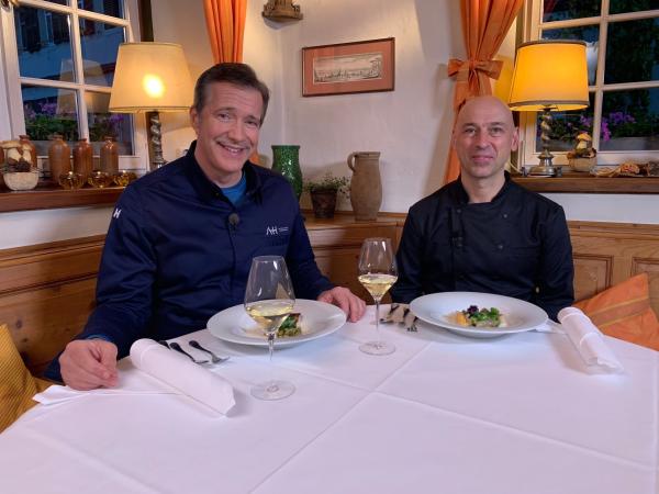 Bild 1 von 1: Deutsch-französische Freundschaft: Alexander und Christian probieren ihre Gerichte.