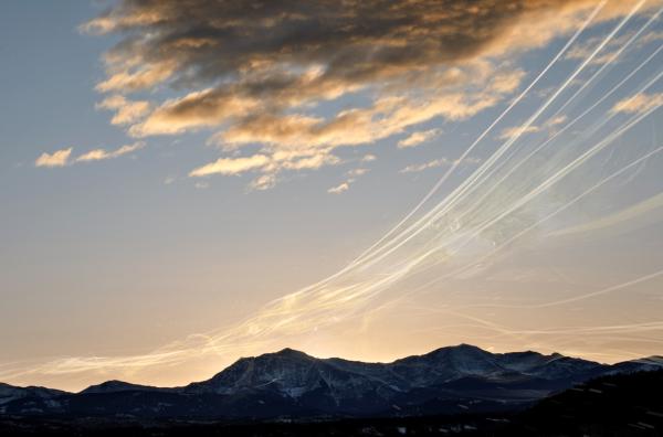 Bild 1 von 5: Der Chinook ist ein warmer Fallwind an der Ostseite der Rocky Mountains im inneren Westen Nordamerikas. Dort treffen die Great Plains und die kanadische Prärie auf mehrere Gebirgszüge.