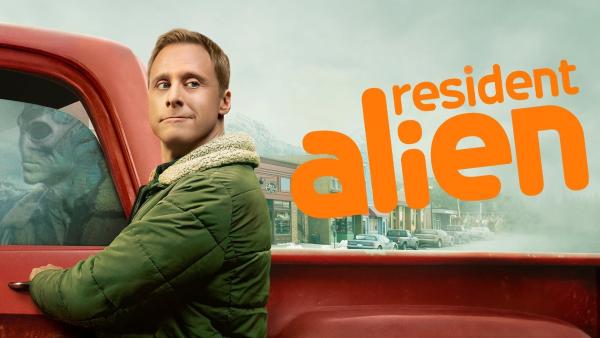 Bild 1 von 2: Alien Harry -- (Photo by: James Dittinger/SYFY)