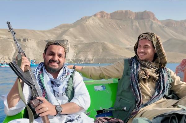 Bild 1 von 1: In diesem im Sommer 2025 auf YouTube veröffentlichten Video dokumentiert der US-Amerikaner Jake Youngblood seine Reise in eine der repressivsten Diktaturen der Welt.