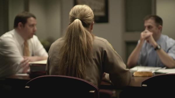 Bild 1 von 2: (v.l.n.r.) Deputy Jason Nelson; Captain Jen Daley; Deputy Richard Larsen