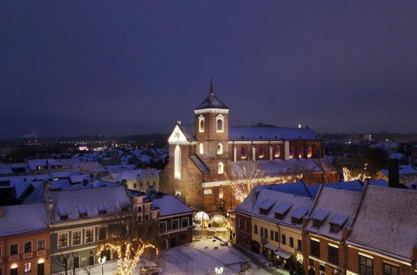 Bild 1 von 6: Kathedrale St. Peter und Paul in Kaunas, Litauen