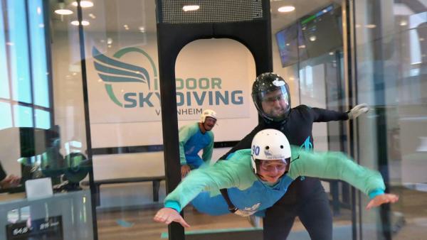 Bild 1 von 6: Elvis' Sohn Martin geniesst den Kick beim Skydiving