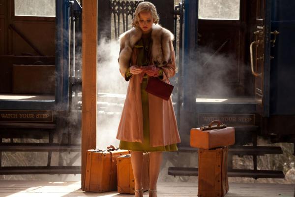 Bild 1 von 17: Als Serena (Jennifer Lawrence) ihre Vergangenheit hinter sich lässt und den Holzbaron Pemberton heiratet, ahnt sie nicht, dass auch ihre Zukunft nicht sehr rosig aussieht ...