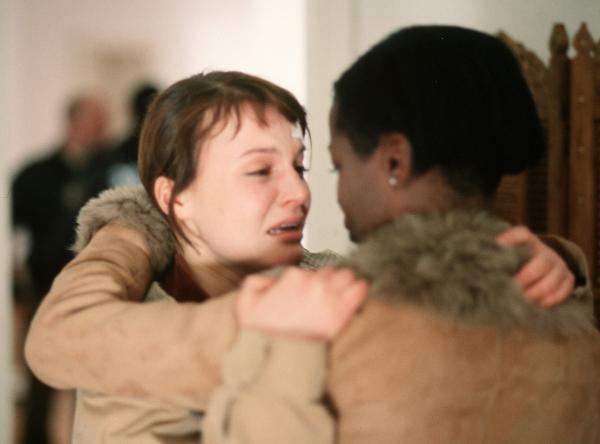 Bild 1 von 7: tröstet sie.