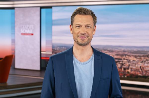 Bild 1 von 5: SWR-Moderator Florian Weber.