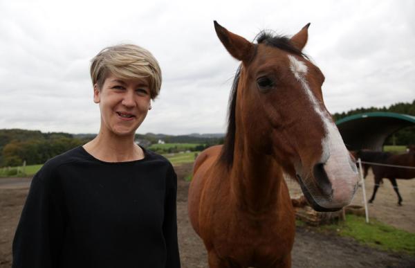 Bild 1 von 16: Auf die neue Stallhilfe Katrin warten vielfältige Aufgaben auf Gut Herrenhöhe ...