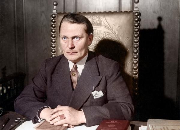 Bild 1 von 3: Hermann Göring - der zweite Mann im Nazi-Reich (kolorierte Aufnahme)