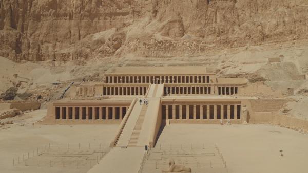 Bild 1 von 5: Totentempel der Hatschepsut aus der 18. Dynastie gehört zu den bekanntesten Tempeln Ägyptens. Er ist den Göttern Amun-Re und Hathor geweiht.