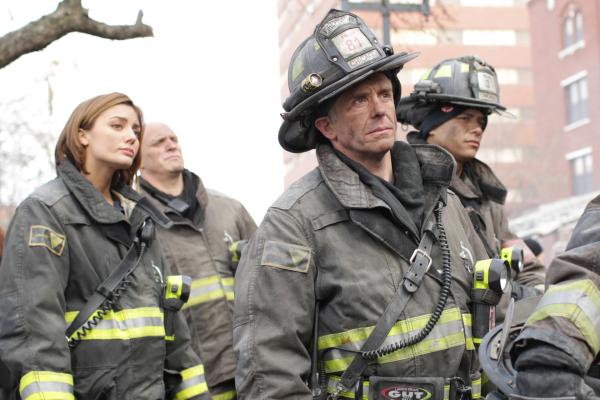 Bild 1 von 3: (l-r) David Eigenberg as Christopher Herrmann, Charlie Barnett as Peter Mills -- (Photo by: Elizabeth Morris/NBC)