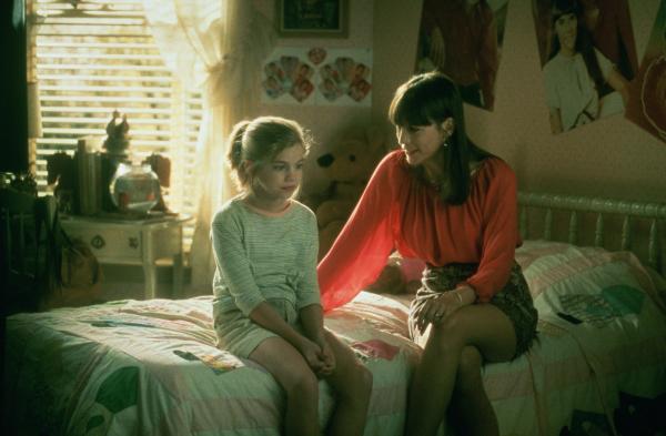 Bild 1 von 3: In der lebensfrohen Shelly (Jamie Lee Curtis, r.) findet Vada (Anna Chlumsky, l.) allmählich die Geborgenheit, nach der sie sich immer gesehnt hat - jemanden, der sie versteht.