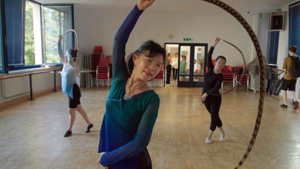Bild 1 von 4: Vorbereitungen des Verein Chinesische Pensionisten Österreichs fürs Mondfest in Wien.