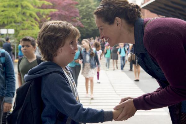 Bild 1 von 8: Auggie (Jacob Tremblay, l.); Isabel (Julia Roberts, r.)