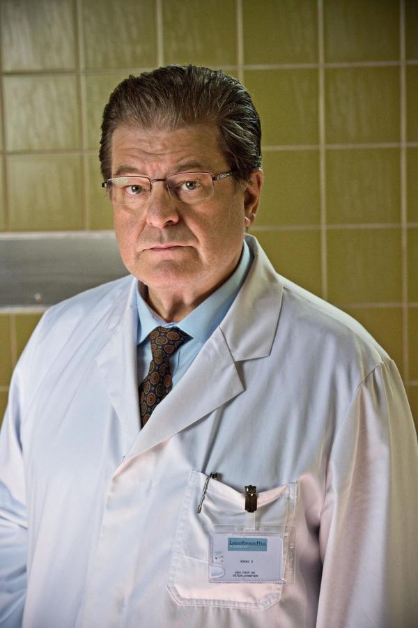 Bild 1 von 32: Im Bild: Erwin Steinhauer (Prof. Lohmeyer).