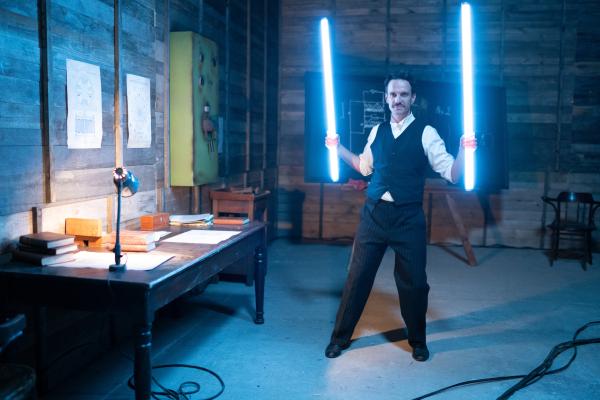 Bild 1 von 15: Der Magier der Elektrizität: Seine Experimente ließen Zuschauer damals staunen. Lampen ohne Kabel zum Leuchten zu bringen - das hatte zuvor niemand geschafft.